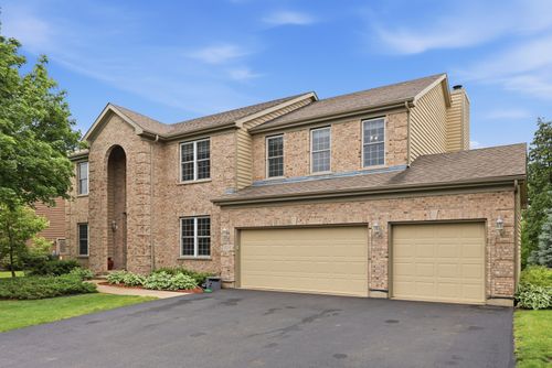 524 Camargo Club Dr, Lake In The Hills, IL, 60156-5940 | Card Image