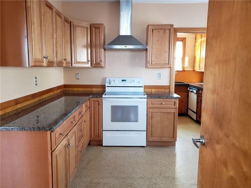 2-40 E Barrows St, Cumberland, RI, 02864-7610 | Card Image