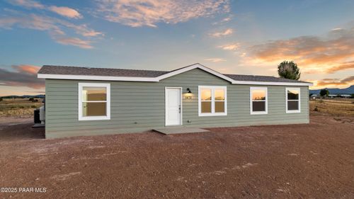 1475 W Kings Ct, Paulden, AZ, 86334 | Card Image