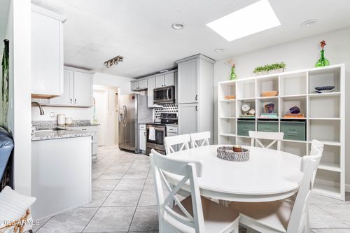 2207 W Marlette Ave, Phoenix, AZ, 85015-1911 | Card Image