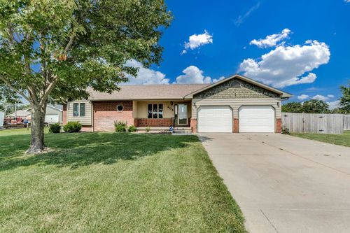 205 Parkview Dr, Burrton, KS, 67020-2049 | Card Image