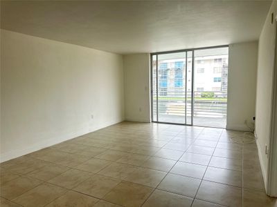 210 - 3725 Ne 169th St, Condo with 1 bedrooms, 1 bathrooms and null parking in North Miami Beach FL | Image 3