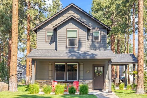 952 E Timber Pine Dr, Sisters, OR, 97759 | Card Image