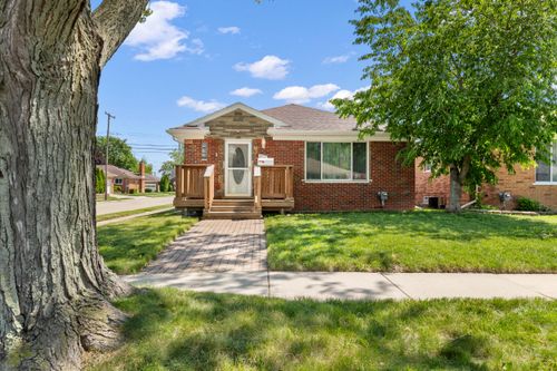 17448 Veronica Ave, Eastpointe, MI, 48021-4515 | Card Image