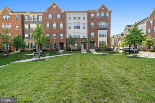 10053 Dorsey Ln, LANHAM, MD, 20706-2566 | Card Image