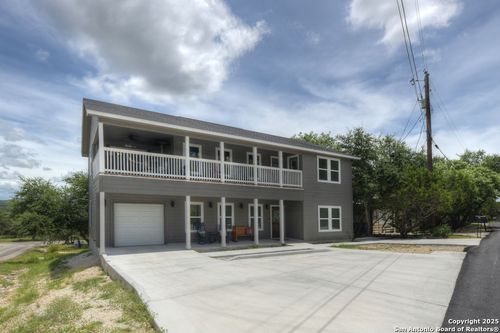 624 Highland Hts, Canyon Lake, TX, 78133-3799 | Card Image