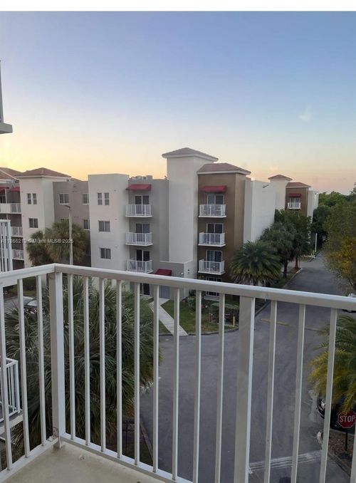 apt-601-11060 Sw 196th St, Cutler Bay, FL, 33157-6604 | Card Image