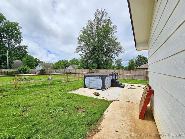 1306 E Shawnee St, House other with 3 bedrooms, 2 bathrooms and null parking in Tahlequah OK | Image 34