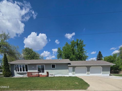 112 3rd Ave Se, Gwinner, ND, 58040-4359 | Card Image