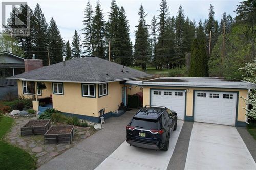 817 Moffat Ave, Quesnel, BC, V2J3A5 | Card Image
