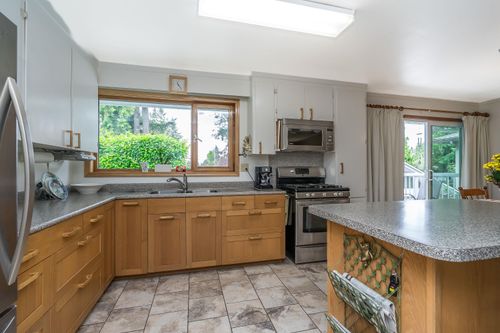 15135 Raven Pl, Surrey, BC, V3R4T3 | Card Image