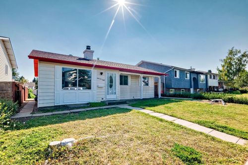 948 Rundlecairn Way Ne, Calgary, AB, T1Y2X2 | Card Image