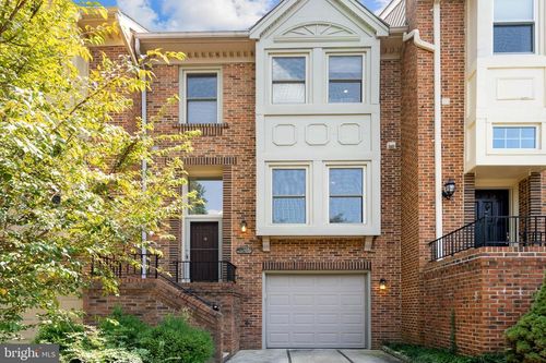 3915 Green Look Ct, FAIRFAX, VA, 22033-2725 | Card Image