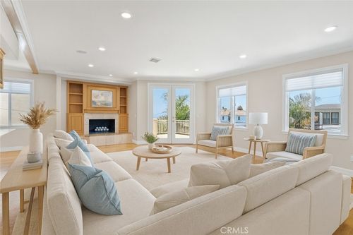 944 5th St, Hermosa Beach, CA, 90254-4459 | Card Image