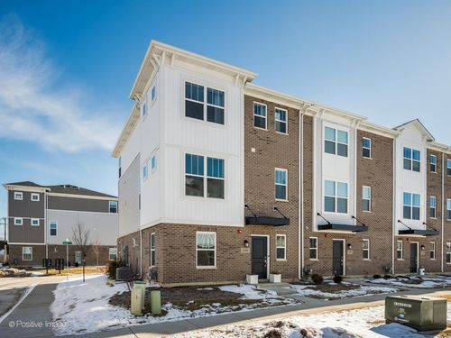 1080 Bogart St, Des Plaines, IL, 60018-2485 | Card Image