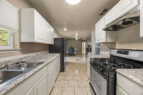 1513 Glynn Oaks Dr, Arlington, TX, 76010-5912 | Card Image