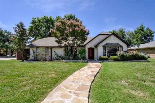 2001 Newcastle Cir, Plano, TX, 75075-3322 | Card Image
