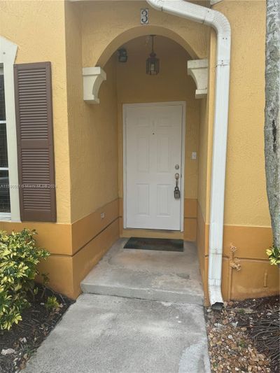 3-27 - 10778 Nw 84th St, Townhouse with 3 bedrooms, 2 bathrooms and null parking in Doral FL | Image 2