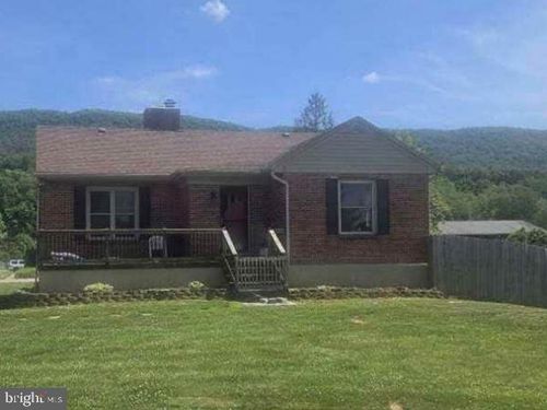 221 Fincastle Ln, BLUEFIELD, VA, 24605-9696 | Card Image