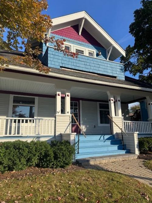 212 W Michigan Ave, Saline, MI, 48176-1327 | Card Image