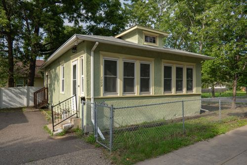 1002 Lowry Ave N, Minneapolis, MN, 55411-1331 | Card Image