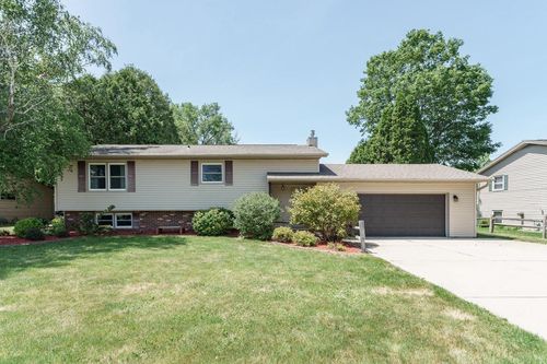 718 N Water Street, Watertown, WI, 53098 | Card Image