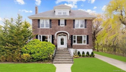 61 Margaret Ave, Lawrence, NY, 11559-1825 | Card Image