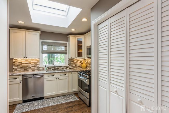 3318 Evergreen Ln, House other with 3 bedrooms, 3 bathrooms and null parking in South Plainfield NJ | Image 6