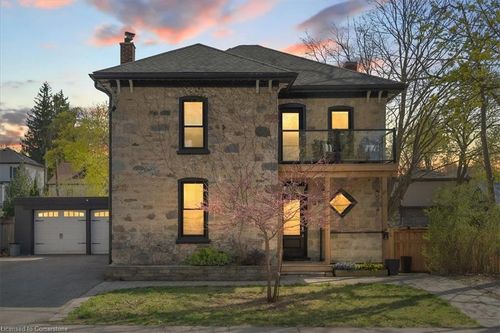 126 Cooper St, Cambridge, ON, N3C2N7 | Card Image