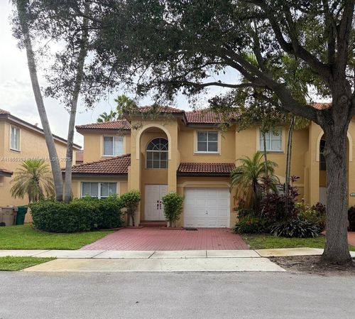233 E Forest Oak Cir, Davie, FL, 33325-6733 | Card Image