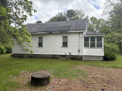 52 Carpenter St, Seekonk, MA, 02771-1105 | Card Image