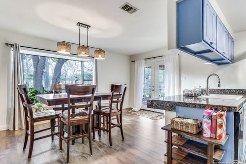 104 Whippoorwill Ct, Boerne, TX, 78006-8934 | Card Image