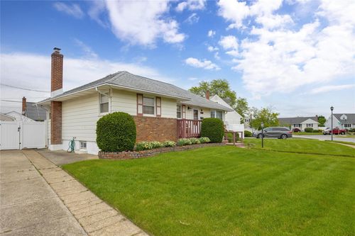 812 Colridge Rd, Wantagh, NY, 11793-1503 | Card Image