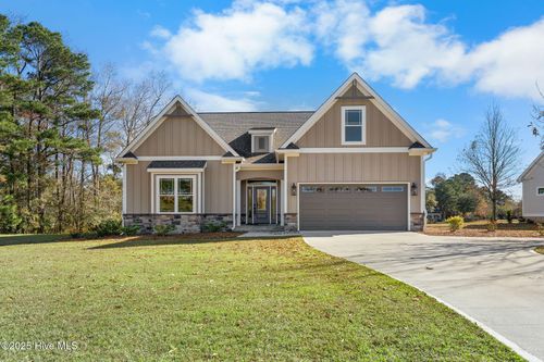 135 Sycamore Lakes Dr, Wallace, NC, 28466-2562 | Card Image