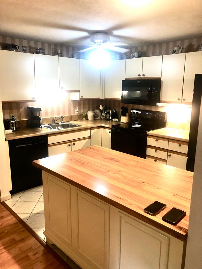UNIT-203 - 3 Timberwood Dr, Condo with 2 bedrooms, 1 bathrooms and null parking in Goffstown NH | Image 7