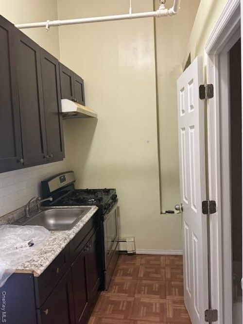 504 Willoughby Ave, Brooklyn, NY, 11206-6412 | Card Image