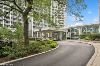 401 - 4250 N Marine Drive, Condo with 2 bedrooms, 2 bathrooms and 1 parking in Chicago IL | Image 2