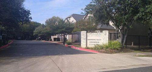 7-4501 Whispering Valley Dr, Austin, TX, 78727-6870 | Card Image