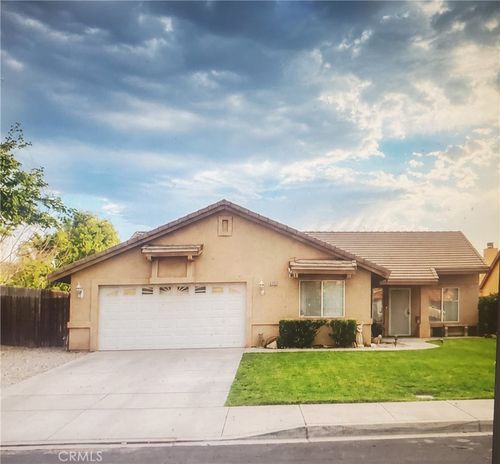 15328 Flagstaff St, Victorville, CA, 92394-0819 | Card Image