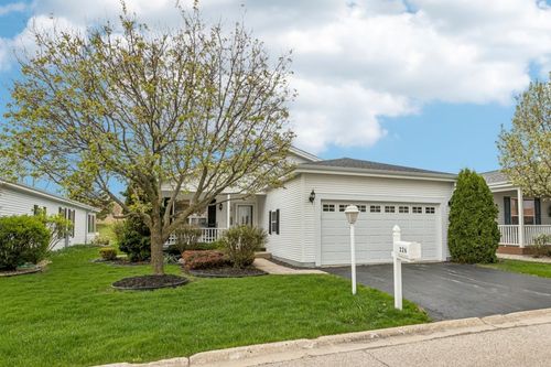 226 Rodeo Dr, Grayslake, IL, 60030-9620 | Card Image