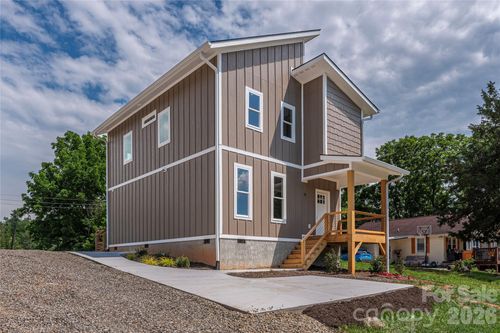 31 Elkwood Ave, Asheville, NC, 28804-3101 | Card Image