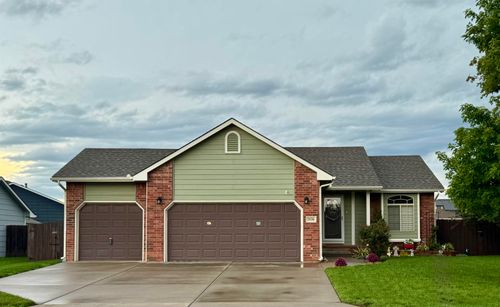 2636 E Keys Ct, Derby, KS, 67037-7935 | Card Image