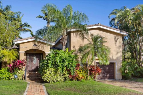 6315 Maynada St, Coral Gables, FL, 33146-3315 | Card Image