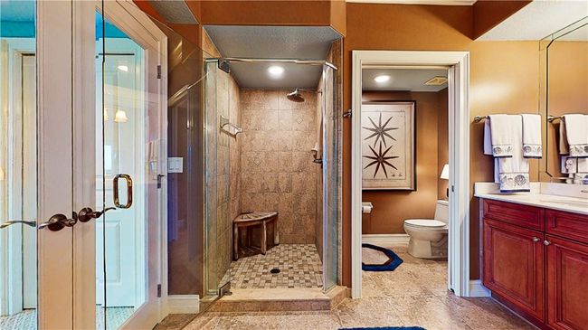 More of master bath. | Image 19