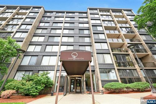 9060 Palisade Ave, North Bergen, NJ, 07047-6137 | Card Image