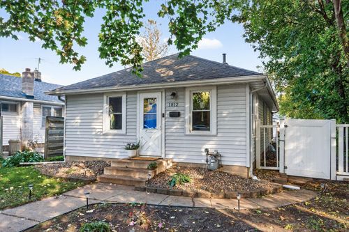 1812 Carl St, Lauderdale, MN, 55113-5203 | Card Image