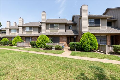 apt-204-2400 Longmire Dr, College Station, TX, 77845-5470 | Card Image