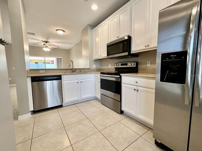 8532 Brushleaf Way, Townhouse with 2 bedrooms, 3 bathrooms and null parking in TAMPA FL | Image 4