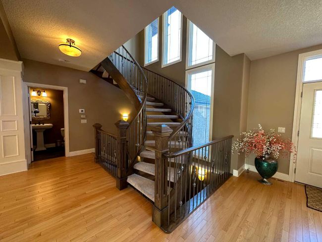50 Hamptons Manor Nw, Home with 5 bedrooms, 3 bathrooms and 6 parking in Calgary AB | Image 6
