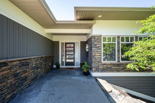 111-51075 Falls Crt, Chilliwack, BC, V4Z1K7 | Card Image